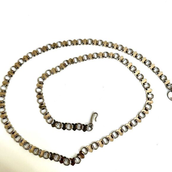 Silver tone heart hip belt - Picture 5 of 7